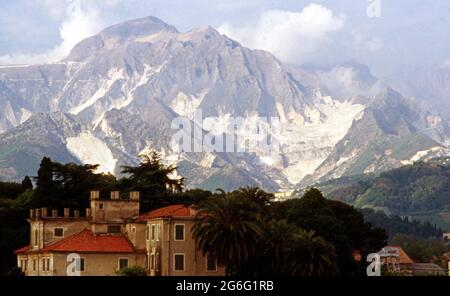 Cave di marmo a Carrara nelle Aloi Apuane Stockfoto