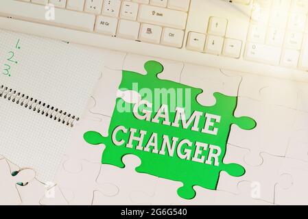 Konzeptionelle Darstellung Game Changer. Wort geschrieben auf Sportdaten Scorekeeper Gamestreams Live Scores Team Admins Building an Unfinished White Jigsaw Stockfoto