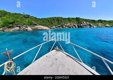 Wunderschöne Natur der Inseln in der Andamanensee auf Similan Island auf Speed Boats, Phang Nga, Thailand Stockfoto