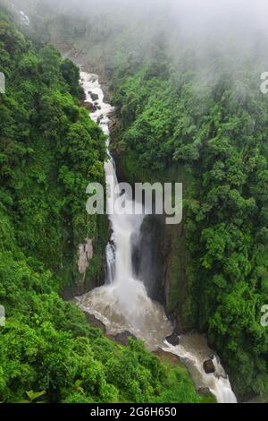 Haew Narok Wasserfall im Khao Yai Nationalpark, Thailand Stockfoto