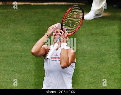 London, Gbr. Juli 2021. London Wimbledon Championships Day 8 03/07/2021 Angelique Kerber (GER) gewinnt das Viertelfinale. Quelle: Roger Parker/Alamy Live News Stockfoto