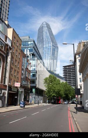 One Blackfriars ist eine Mixed-Use-Entwicklung, die aufgrund ihrer Form informell als Vase oder Boomerang bekannt ist. Architekt Ian Simpson, 2018. London, Großbritannien. Stockfoto