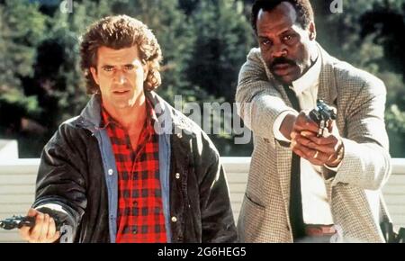 LETHAL WEAPON 2 1989 Warner Bros Film mit Mel Gibson auf der linken Seite und Danny Glover Stockfoto