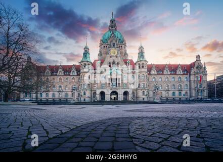 Hannover Neues Rathaus bei Sonnenuntergang - Hannover, Deutschland Stockfoto