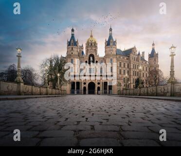 Schloss Schwerin bei Sonnenuntergang - Schwerin, Deutschland Stockfoto