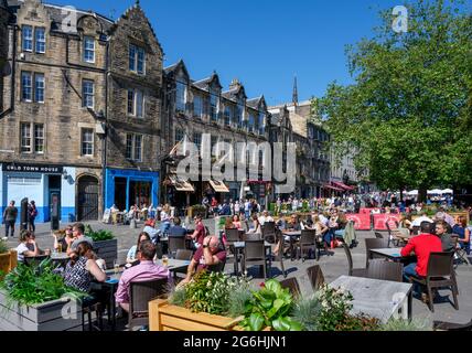 Bars und Restaurants auf Grassmarket, Edinburgh, Schottland, Großbritannien Stockfoto