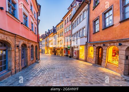 Bamberg, Deutschland. Bunte Straße in der Altstadt. Stockfoto