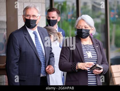 Die neue kanadische Generalgouverneurin Mary Simon verlässt ihre einleitende Pressekonferenz. Der Anführer der Inuk wird als 30. GG dienen Stockfoto