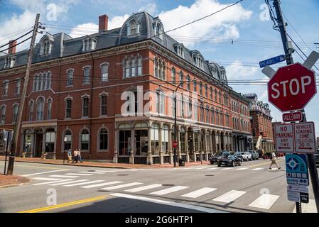 Portland Old Port ist gefüllt mit Backsteingebäuden aus dem 19. Jahrhundert und ist heute das Handelszentrum der Stadt in Portland, Maine, USA. Stockfoto