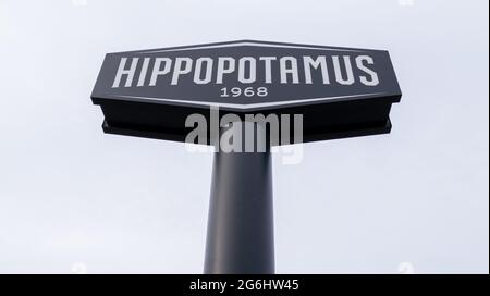 Bordeaux , Aquitaine Frankreich - 01 10 2021 : Logo des Restaurants Hippopotamus und Zeichen des französischen Schiffhauses Stockfoto