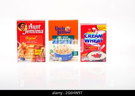 Kartons mit Tante Jemima Pancake Mix, Onkel Bens Reis und Weizencreme mit Originallogos Stockfoto