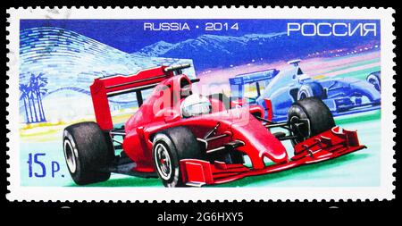 MOSKAU, RUSSLAND - 11. MAI 2020: In Russland gedruckte Briefmarke zeigt Weltmeisterschaft 'Formel 1', großer Preis von Russland, Serie, um 2014 Stockfoto