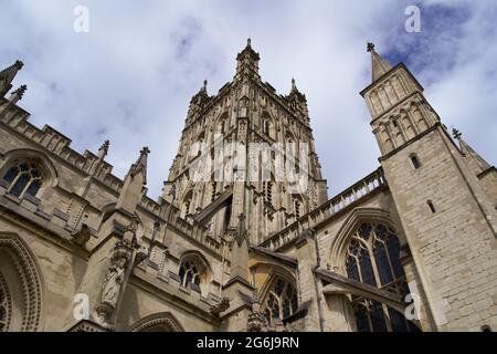 Gloucester Cathedral Tower von Süden aus gesehen Stockfoto