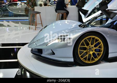 DUBAI, VAE - 16. NOVEMBER: Die Aspark Owl Sport elektrische Auto ist Auf der Dubai Motor Show 2019 Am 16. November 2019 Stockfoto