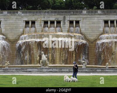 Lissabon, Lissabon Portugal. Juli 2021. (INT) Fußgängerbewegung im Alameda Dom Afonso Henriques Garden in Lissabon. 6. Juli 2021, Lissabon, Portugal: Fußgängerbewegung am Dienstag (6) im Dom Afonso Henriques Alameda Garden in Lissabon. Die Anlage, die auch den Monumentalen Brunnen hat, wird für Sport, Hundespaziergänge, Entspannung und auch für Vorführungen und Präsentationen genutzt. Quelle: Edson de Souza/TheNews2 Quelle: Edson De Souza/TheNEWS2/ZUMA Wire/Alamy Live News Stockfoto