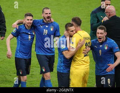 JORGINO, LEONARDO BONUCCI, GIANLUIGI DONNARUMMA, ANDREA BELOTTI FEIERN NACH DEM SIEG, ITALIEN V SPANIEN, 2021 Stockfoto