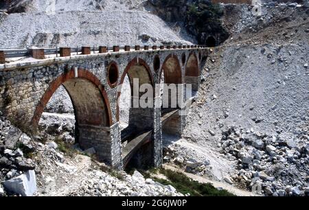 Cave di marmo a Carrara nelle Aloi Apuane Stockfoto