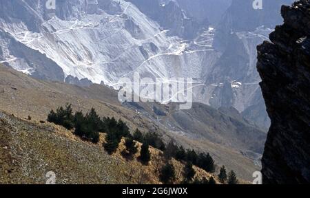 Cave di marmo a Carrara nelle Aloi Apuane Stockfoto