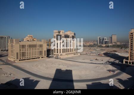 In Erwartung der EXPO 2020 werden in ganz Dubai brandneue Hotels gebaut. Stockfoto