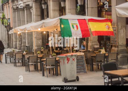 Die spanische Fußballmannschaft fiel am Dienstag im Halbfinale der Euro 2020, nachdem sie im Elfmeterschießen (4-2) nach einem Spiel (1-1) in Wembley, wo Luis Enriques Mannschaft mehr Glück verdient hatte, gegen Italien verloren hatte. Spanien dominierte in der ersten Hälfte und hatte gute Chancen, aber es war Italien, das den ersten Schritt im Anzeiger machte. In der zweiten Hälfte nutzte Federico Chiesa mit 60 Minuten einen Gegenangriff, um Unai Simón mit einem Schuss mit Faden zu schlagen. Das Ziel schien endgültig. Das Team von Luis Enrique Martínez fand den Ausgleich jedoch in der 80. Minute in Álvaro Moratas Stiefeln, Who Stockfoto