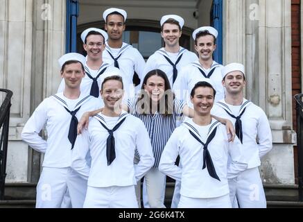 London, Großbritannien. Juli 2021. Sutton Foster nimmt an einer Fotoausstellung vor der Eröffnung von Anything Goes im Barbican Theatre in London Teil. Kredit: SOPA Images Limited/Alamy Live Nachrichten Stockfoto