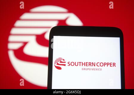 Ukraine. Juli 2021. Auf dieser Fotolabbildung ist ein Logo der Southern Copper Corporation eines Bergbauunternehmens auf einem Smartphone-Bildschirm zu sehen. (Foto von Pavlo Gonchar/SOPA Images/Sipa USA) Quelle: SIPA USA/Alamy Live News Stockfoto