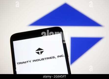 Ukraine. Juli 2021. Auf dieser Fotolabbildung ist ein Trinity Industries, Inc Logo eines US-Industriekonzerns auf einem Smartphone-Bildschirm zu sehen. (Foto von Pavlo Gonchar/SOPA Images/Sipa USA) Quelle: SIPA USA/Alamy Live News Stockfoto