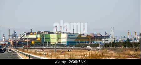 13. März 2018 – Pohang, Südkorea – EINE Gesamtansicht des POSCO-Stahlwerks im Stahlkomplex Pohang in Pohang, Südkorea. Chinas Stahlwerke, ein Ziel von Präsident Donald Trumps Zorn, sind der 800-Pfund-Gorilla der Branche: Sie liefern die Hälfte der weltweiten Produktion, so dass jede ihrer Bewegungen globale Auswirkungen hat. Die Stahlindustrie ist in den letzten zehn Jahren gestiegen, um einen historischen chinesischen Bauboom zu unterstützen. Sobald das zurückgegangen war, wurde das Land mit einer Flut von halb leeren, Geld verschlingenderen Mühlen übersät. Stockfoto