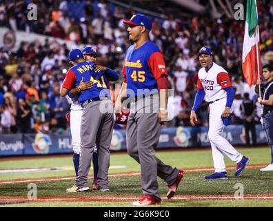 VENEZUELA: Carlos Gonzalez (5) y Victor Martinez (41), Odubel Herrera (37) Alcides Escobar (2), Ender Inciarte (11) , Suares (90), Jose Castillo (66), Francisco Rodriguez (57), Deolis Guerra (54), Previo al juego de Puerto Rico contra Venezuela, durante el World Baseballclassic en estadio Charros de Jalisco en Guadalajara, Jalisco, Mexiko. März 10, 2017. (Foto/Luis Gutierrez) Aspekte vor dem Spiel von Puerto Rico gegen Venezuela während des World Baseballclassic im Stadion Charros de Jalisco in Guadalajara, Jalisco, Mexiko. 10. März 2017. (Foto/Luis Gutierrez) Stockfoto