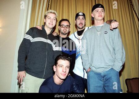 Mailand italien 1999-02-28 : NSYNC, Lance Bass, JC Chasez, Joey Fatone, Chris Kirkpatrick und Justin Timberlake während der Fotosession Stockfoto