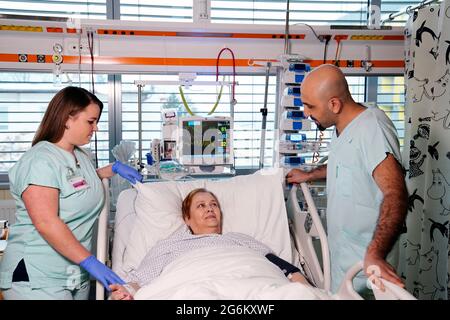 Koronareinheit, Patient nach Myokardinfarkt, Karlovy Vary, Tschechische Republik Stockfoto