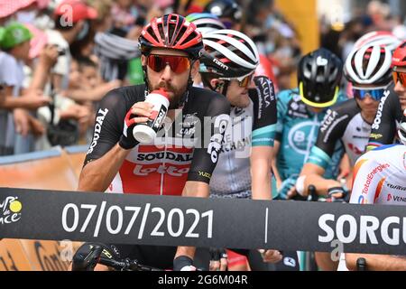 Der Belgier Thomas De Gendt von Lotto Soudal, aufgenommen zu Beginn der Etappe 11 der 108. Ausgabe des Radrennens der Tour de France, 198,9 km von Sorgu entfernt Stockfoto