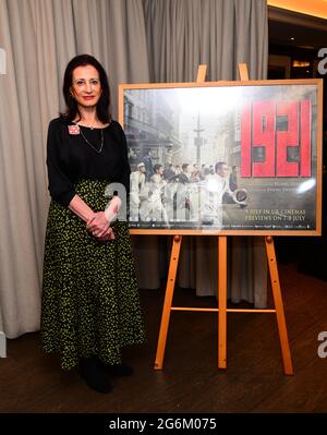 Mayfair Hotel, London, Großbritannien. Am 6. Juli 2021 nimmt Lady Ghazala Hameed an der britischen Filmpremiere Teil: Die patriotische „1921“-Feier der Kommunistischen Partei Chinas, der Geburtstag des „chinesischen Films „1921“, der die Geschichte der Gründung der KPCh wiederaufruft“, hat den Eröffnungstag von 2 Millionen erreicht und übertrifft Hollywood-Veröffentlichungen wie „Cruella“, „A Quiet Place Part II“ und „Peter Rabbit“. Von Trinity Film im Mayfair Hotel, am 6. Juli 2021, London, Großbritannien. In der Premiere von 1921 hat Trinity Cine Asia mit der Global Blockchain Stock Exchange unterzeichnet, um die digitale Zukunft des Kinos zu sichern. Stockfoto