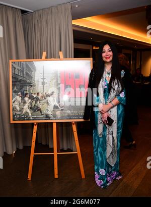 Mayfair Hotel, London, Großbritannien. 6. Juli 2021, britische Filmpremiere: Der chinesische Patriotische „1921“ feiert die Kommunistische Partei Chinas, Geburtstag „der chinesische Film „1921“ überblickt die Geschichte der Gründung der KPCh“ hat einen Eröffnungstag von 2 Millionen und übertrifft Hollywood-Veröffentlichungen wie „Cruella“, „A Quiet Place Part II“ und „Peter Rabbit“. Von Trinity Film im Mayfair Hotel, am 6. Juli 2021, London, Großbritannien. In der Premiere von 1921 hat Trinity Cine Asia mit der Global Blockchain Stock Exchange unterzeichnet, um die digitale Zukunft des Kinos zu sichern. Stockfoto