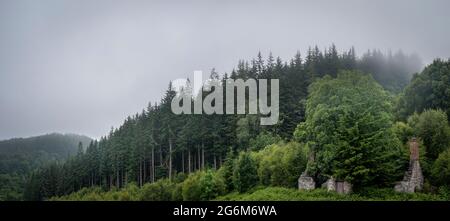 Einst lebte hier in Eskart eine blühende kleine Gemeinde. Stockfoto