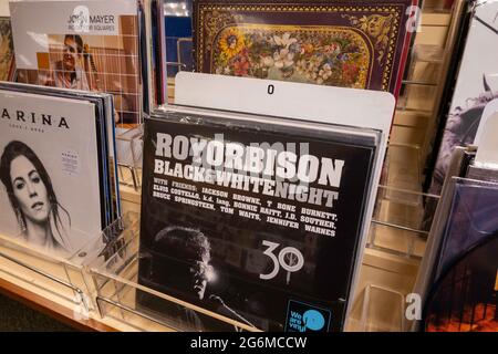 Schallplattendisplay in Barnes & Noble in New York City, USA Stockfoto