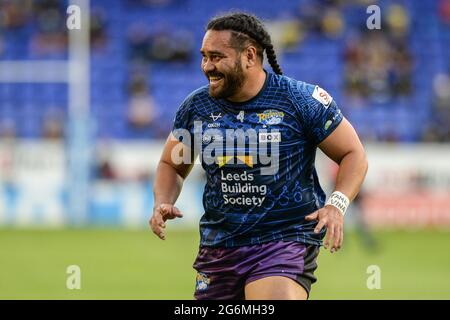 Warrington, England - 5. Juli 2021 - Konrad Hurrell (4) aus Leeds Rhinos beim Aufwärmen in der Rugby League Betfred Super League Warrington Wolves vs Leeds Rhinos im Halliwell Jones Stadium, Warrington, Großbritannien Dean Williams/Alamy Live Stockfoto