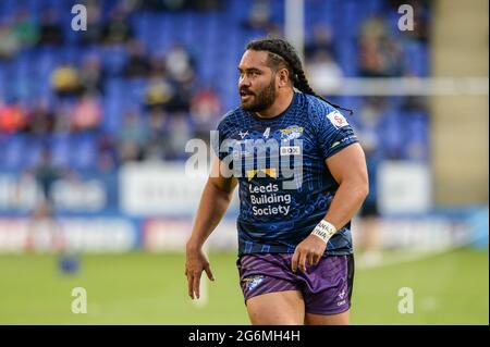 Warrington, England - 5. Juli 2021 - Konrad Hurrell (4) aus Leeds Rhinos beim Aufwärmen in der Rugby League Betfred Super League Warrington Wolves vs Leeds Rhinos im Halliwell Jones Stadium, Warrington, Großbritannien Dean Williams/Alamy Live Stockfoto