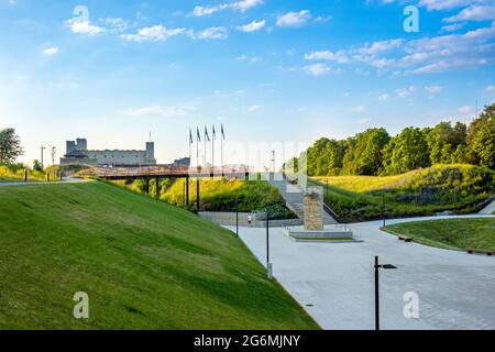 Rakvere, Lääne-Viru, Estland-19 JUN 2021-Vallimägi neues Open Air Center in Rakvere in der Stadt Rakvere. Stockfoto