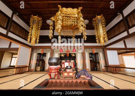 Schrein des Raikyuji-Tempels, Garten, Präfektur Okayama.Innere Räume eines traditionellen japanischen Hauses Stockfoto