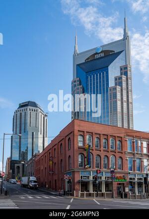 Nashville, Tennessee - 28. Juni 2021: Detail der wichtigsten Gebäude des Finanzstadtviertels von Nashville einschließlich ATT und Regionen Stockfoto