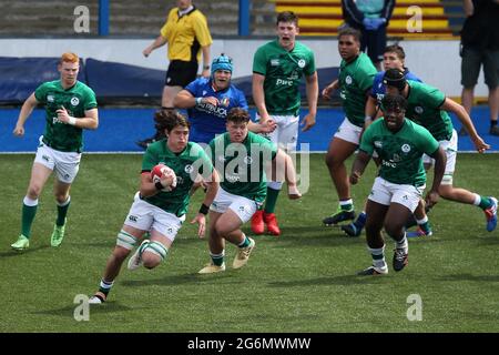 Cardiff, Großbritannien. Juli 2021. Alex Soroka aus Irland macht eine Pause. 2021 Six Nations U20 Championship round 4, Italy V Ireland at the BT Sport Cardiff Arms Park in Cardiff, South Wales on Wednesday 7th July 2021. Pic by Andrew Orchard/Andrew Orchard Sports Photography/Alamy Live News Credit: Andrew Orchard Sports Photography/Alamy Live News Stockfoto