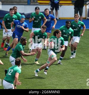 Cardiff, Großbritannien. Juli 2021. Alex Soroka aus Irland macht eine Pause. 2021 Six Nations U20 Championship round 4, Italy V Ireland at the BT Sport Cardiff Arms Park in Cardiff, South Wales on Wednesday 7th July 2021. Pic by Andrew Orchard/Andrew Orchard Sports Photography/Alamy Live News Credit: Andrew Orchard Sports Photography/Alamy Live News Stockfoto