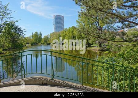 Wien, Wasserpark und Florido-Tower Stockfoto