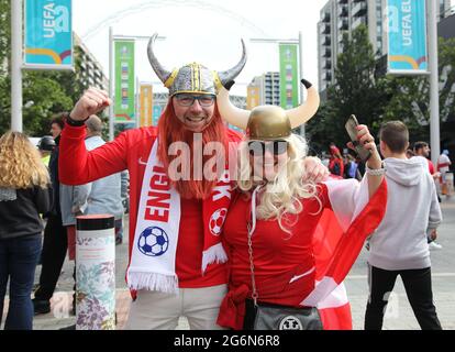 London, Großbritannien, 7. Juli 2021. London, Großbritannien. Juli 2021. Dänemark-Fans beim Halbfinale der UEFA EURO 2020 in England gegen Dänemark am 7. Juli 2021 im Wembley-Stadion, London, Großbritannien. Kredit: Paul Marriott/Alamy Live Nachrichten Gutschrift: Paul Marriott/Alamy Live Nachrichten Stockfoto