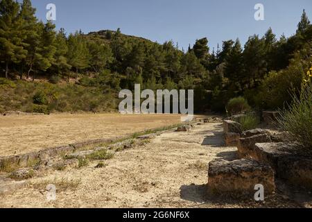 Das antike Stadion in Nemea, Korinthia, Peloponnes, Griechenland Stockfoto