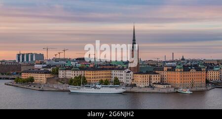 Ein Bild des Gamla Stan - der Altstadt von Stockholm - bei Sonnenuntergang. Stockfoto