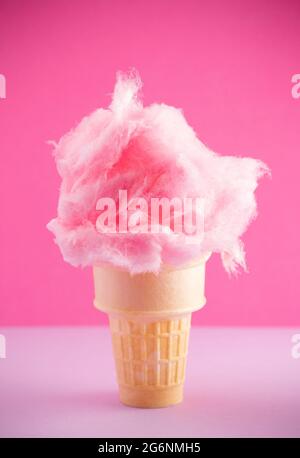 Zuckerwatte in einem Eiskegel Stockfoto