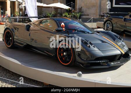 MODENA, ITALIEN, 1. Juli 2021 - Motor Valley Fest Ausstellung, Pagani Imola super Auto auf dem Platz Stockfoto
