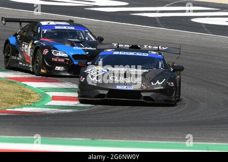 Mugello Circuit, Italien - 2. Juli 2021: Lamborghini Huracan GT3 Evo vom italienischen Team fährt mit Dionisio Ermanno - Varini Alfredo - Barri Giacomo Stockfoto